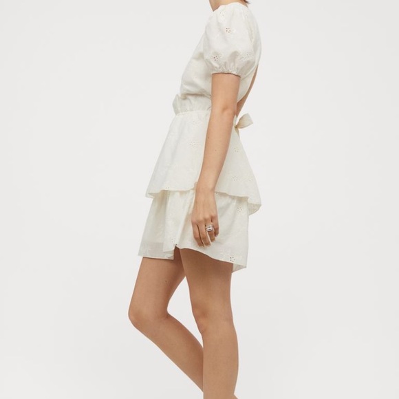 HM BRODERIE ANGLAIS OPEN BACK DRESS PUFF SLEEVE - Picture 3 of 8